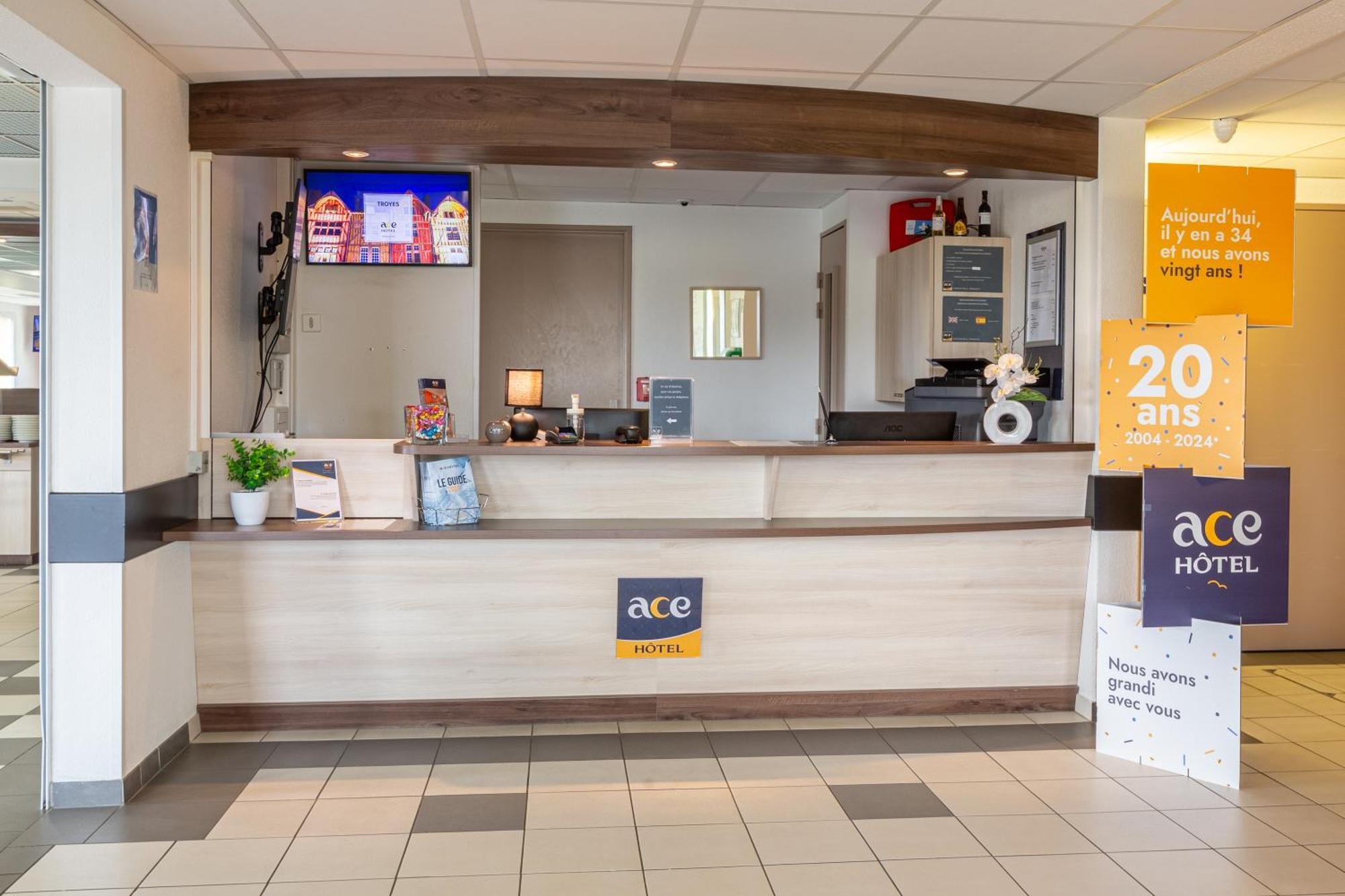 Ace Hotel Chateauroux Deols Экстерьер фото